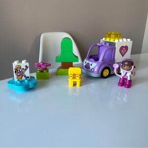 LEGO DUPLO 10605 Disney Doc McStuffins Rosie the Ambulance Building Kit